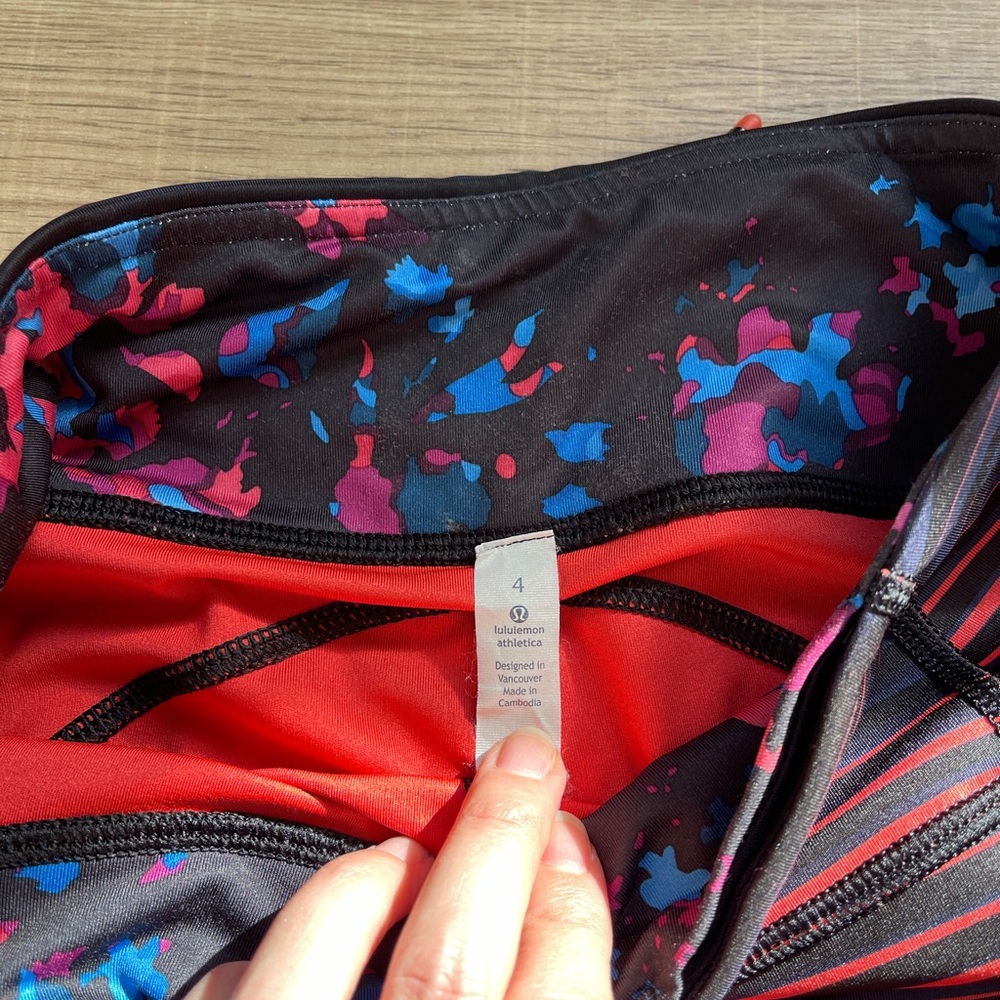 Lululemon Black and Red running leggings - Sz 4